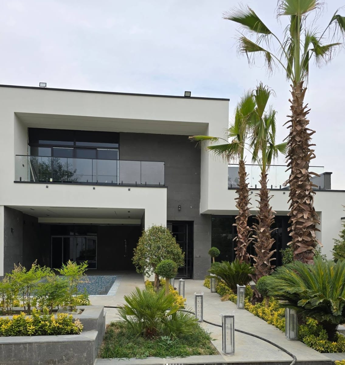 Aluminum thermal break windows and glass handrail